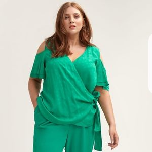 2/80$👙 NWT Cold Shoulder Wrap
Blouse 22